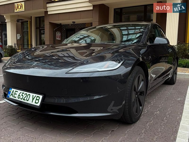 Седан Tesla Model 3 2024 в Киеве