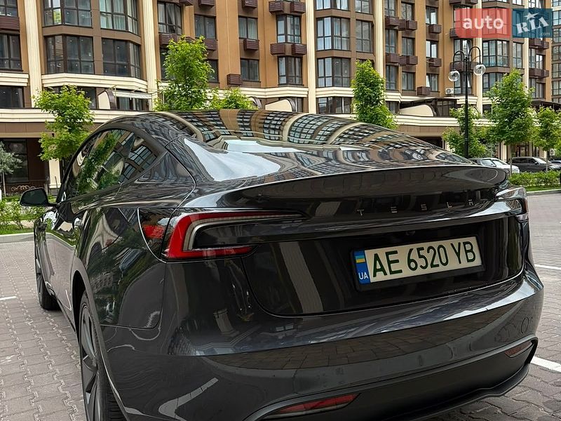 Седан Tesla Model 3 2024 в Киеве