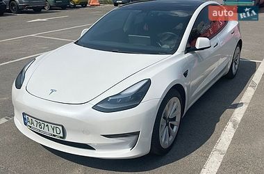 Седан Tesla Model 3 2021 в Киеве