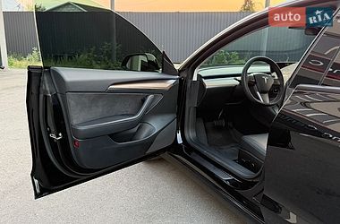 Седан Tesla Model 3 2023 в Виннице