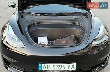 Седан Tesla Model 3 2023 в Виннице