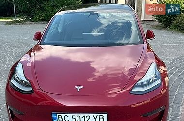 Седан Tesla Model 3 2019 в Львові