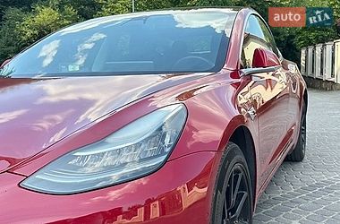 Седан Tesla Model 3 2019 в Львові