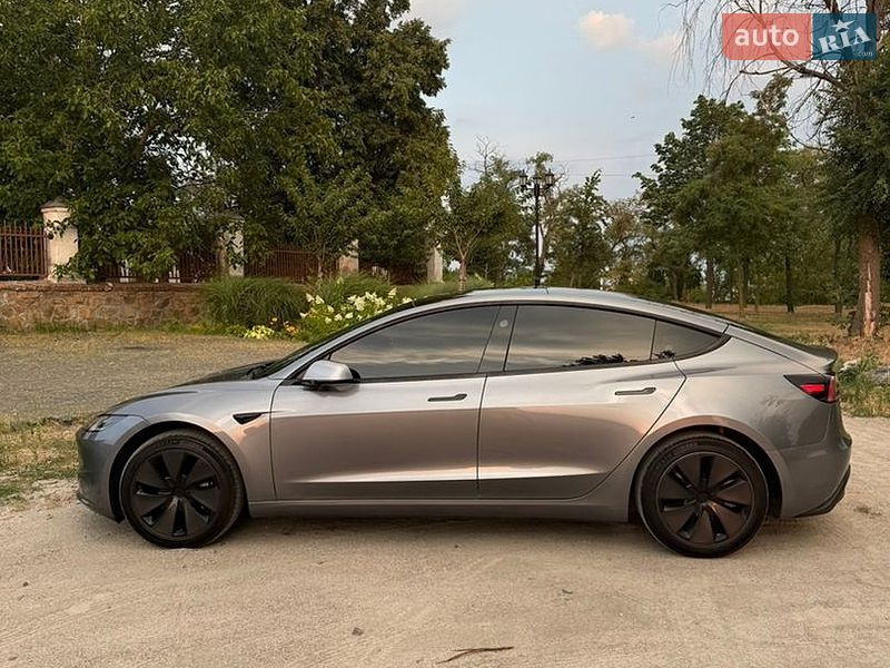 Седан Tesla Model 3 2024 в Білій Церкві