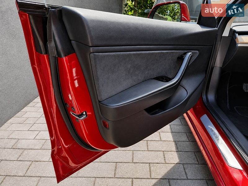 Седан Tesla Model 3 2018 в Тернополі фото 28 Седан Tesla Model 3 2018 в Тернополі