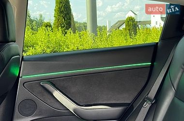Седан Tesla Model 3 2021 в Дніпрі