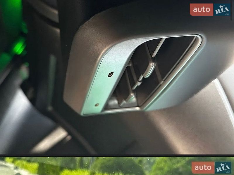 Седан Tesla Model 3 2021 в Дніпрі