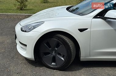 Седан Tesla Model 3 2021 в Луцке
