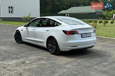 Седан Tesla Model 3 2021 в Луцке