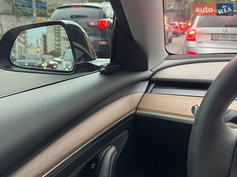 Седан Tesla Model 3 2019 в Киеве