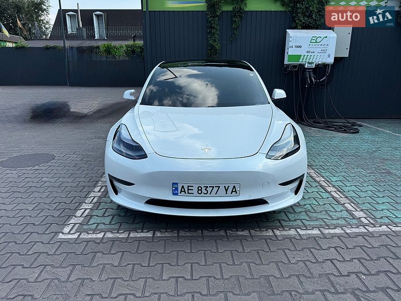 Седан Tesla Model 3 2021 в Каменском