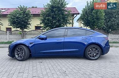 Седан Tesla Model 3 2021 в Городке