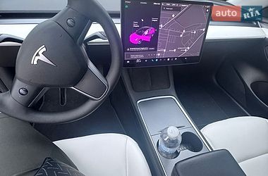 Седан Tesla Model 3 2021 в Городке