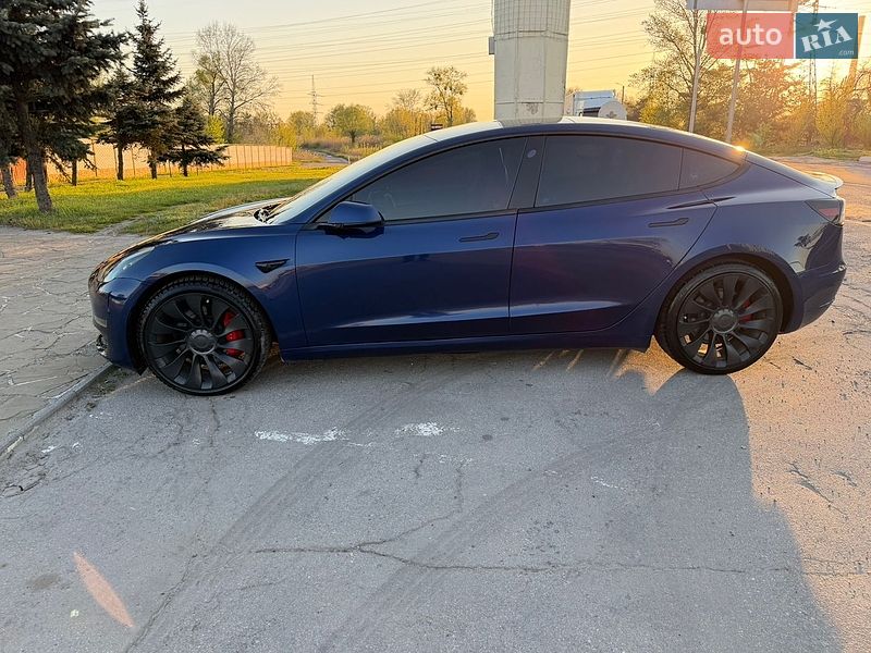 Седан Tesla Model 3 2022 в Харкові