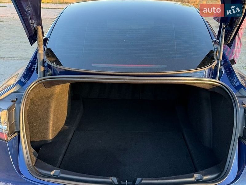 Седан Tesla Model 3 2022 в Харкові