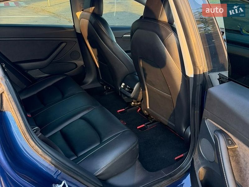 Седан Tesla Model 3 2022 в Харкові