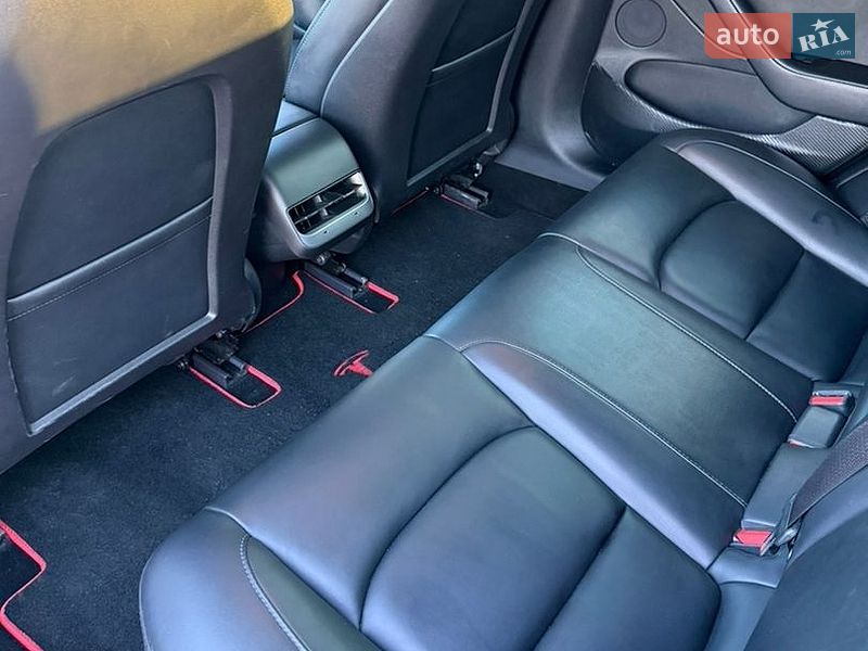 Седан Tesla Model 3 2022 в Харкові