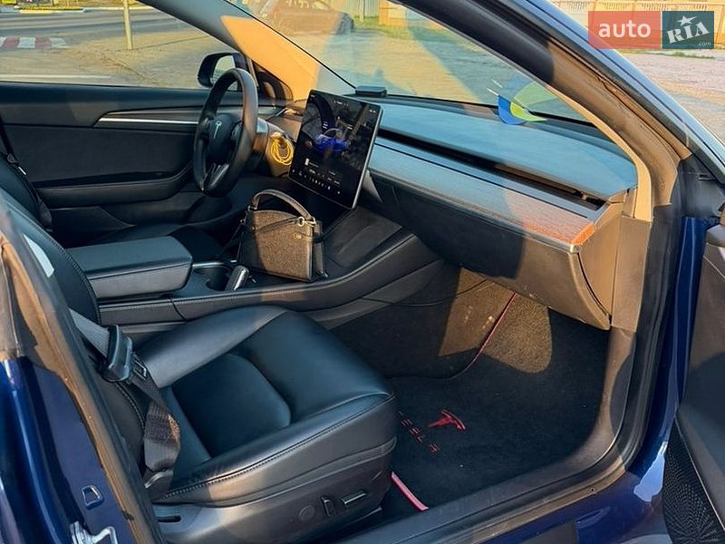 Седан Tesla Model 3 2022 в Харкові