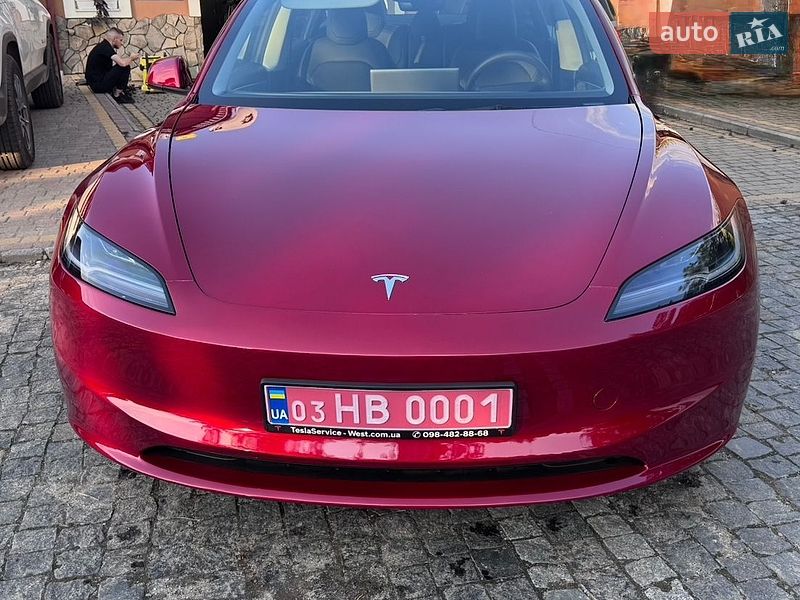 Tesla Model 3 2025