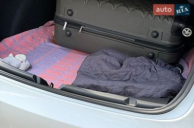 Седан Tesla Model 3 2021 в Киеве