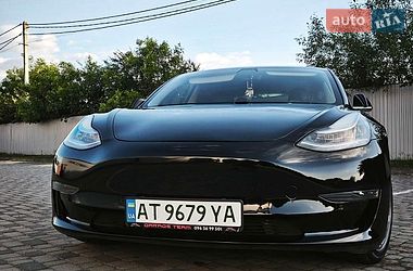 Седан Tesla Model 3 2020 в Ивано-Франковске