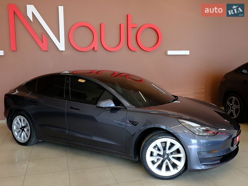 Седан Tesla Model 3 2023 в Одесі