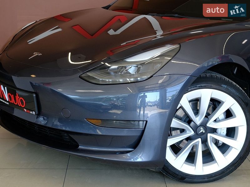 Седан Tesla Model 3 2023 в Одесі