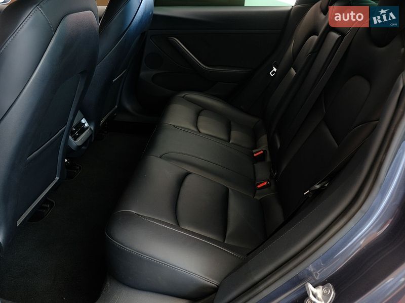Седан Tesla Model 3 2023 в Одесі