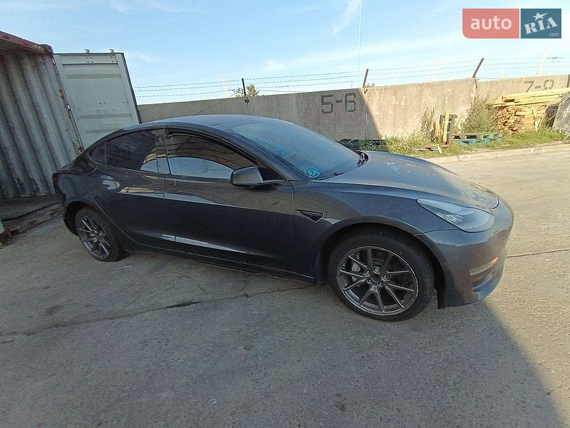 Седан Tesla Model 3 2018 в Киеве