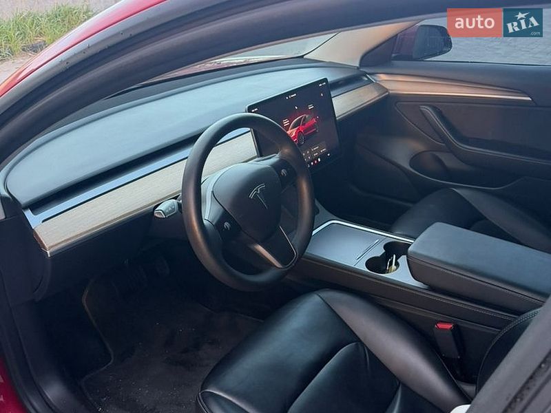Седан Tesla Model 3 2022 в Киеве