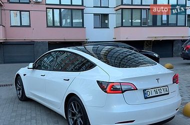 Седан Tesla Model 3 2021 в Луцке