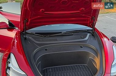 Седан Tesla Model 3 2020 в Виннице