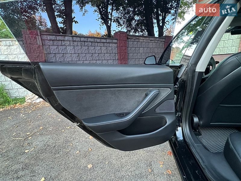 Седан Tesla Model 3 2021 в Хмельницькому