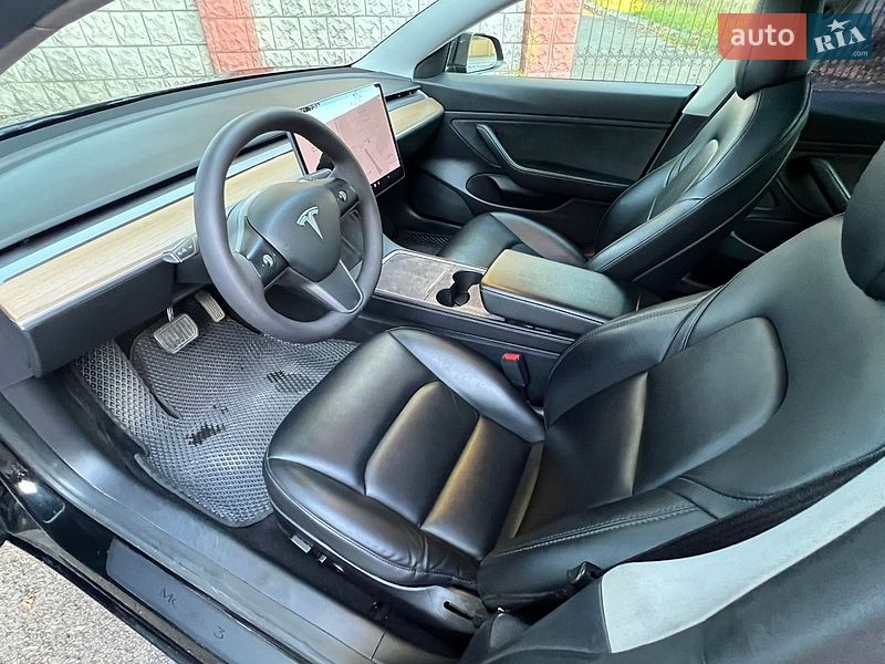 Седан Tesla Model 3 2021 в Хмельницькому