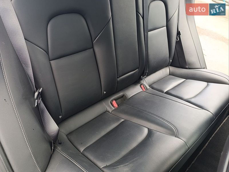 Седан Tesla Model 3 2018 в Киеве