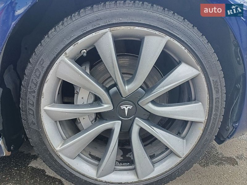 Седан Tesla Model 3 2018 в Киеве
