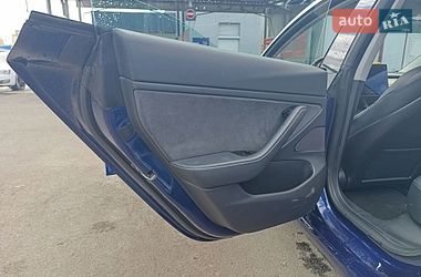 Седан Tesla Model 3 2018 в Киеве
