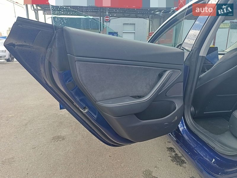 Седан Tesla Model 3 2018 в Киеве