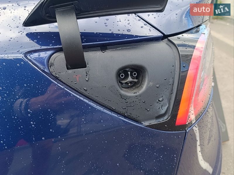 Седан Tesla Model 3 2018 в Киеве