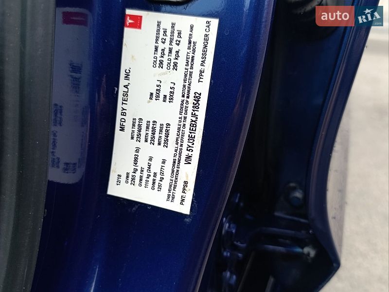 Седан Tesla Model 3 2018 в Киеве