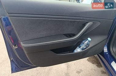 Седан Tesla Model 3 2018 в Киеве