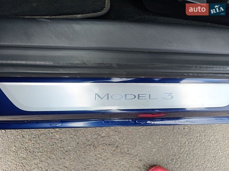 Седан Tesla Model 3 2018 в Киеве