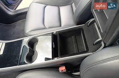 Седан Tesla Model 3 2018 в Киеве