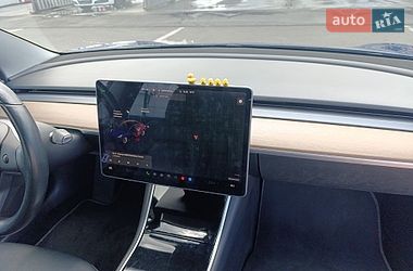 Седан Tesla Model 3 2018 в Киеве