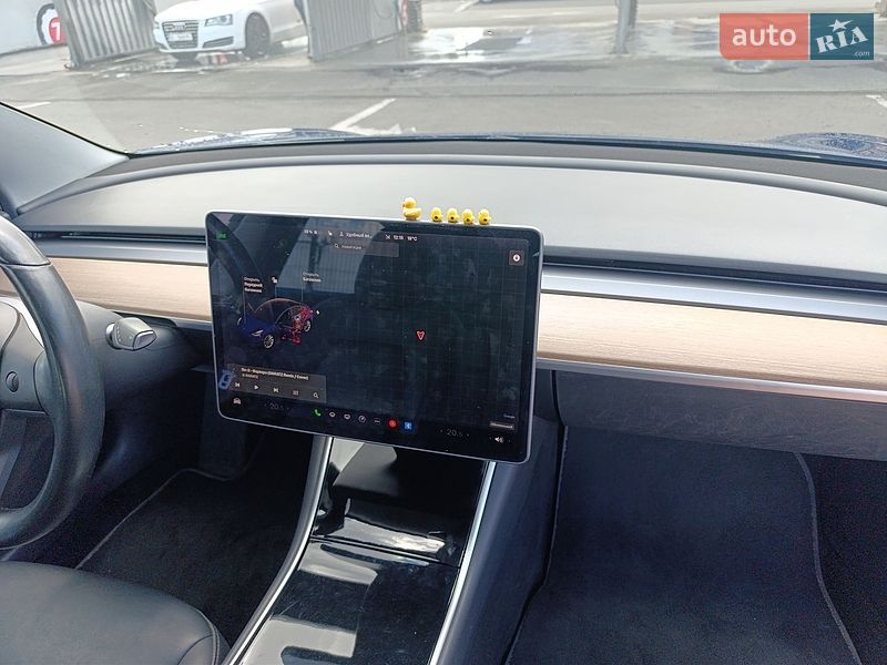 Седан Tesla Model 3 2018 в Киеве