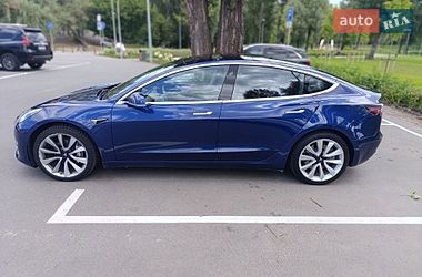 Седан Tesla Model 3 2018 в Киеве