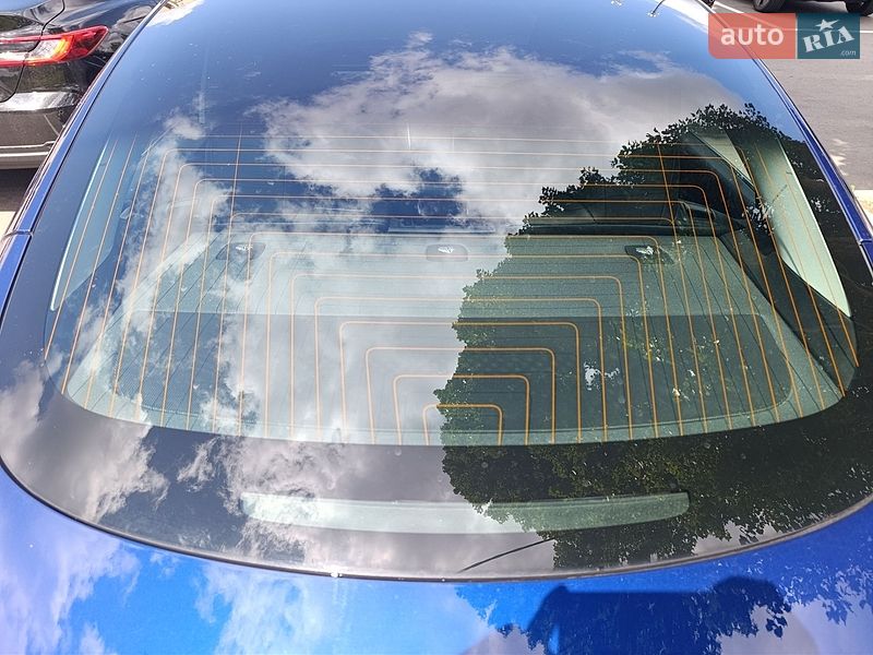 Седан Tesla Model 3 2018 в Киеве