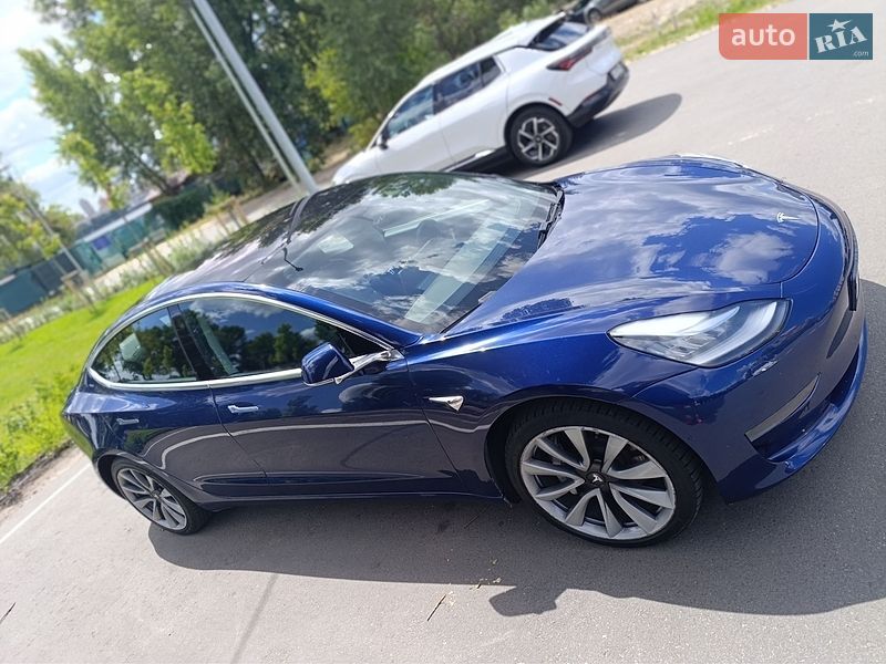 Седан Tesla Model 3 2018 в Киеве