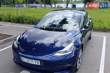Седан Tesla Model 3 2018 в Киеве