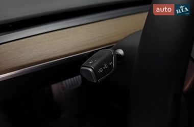 Седан Tesla Model 3 2022 в Львові